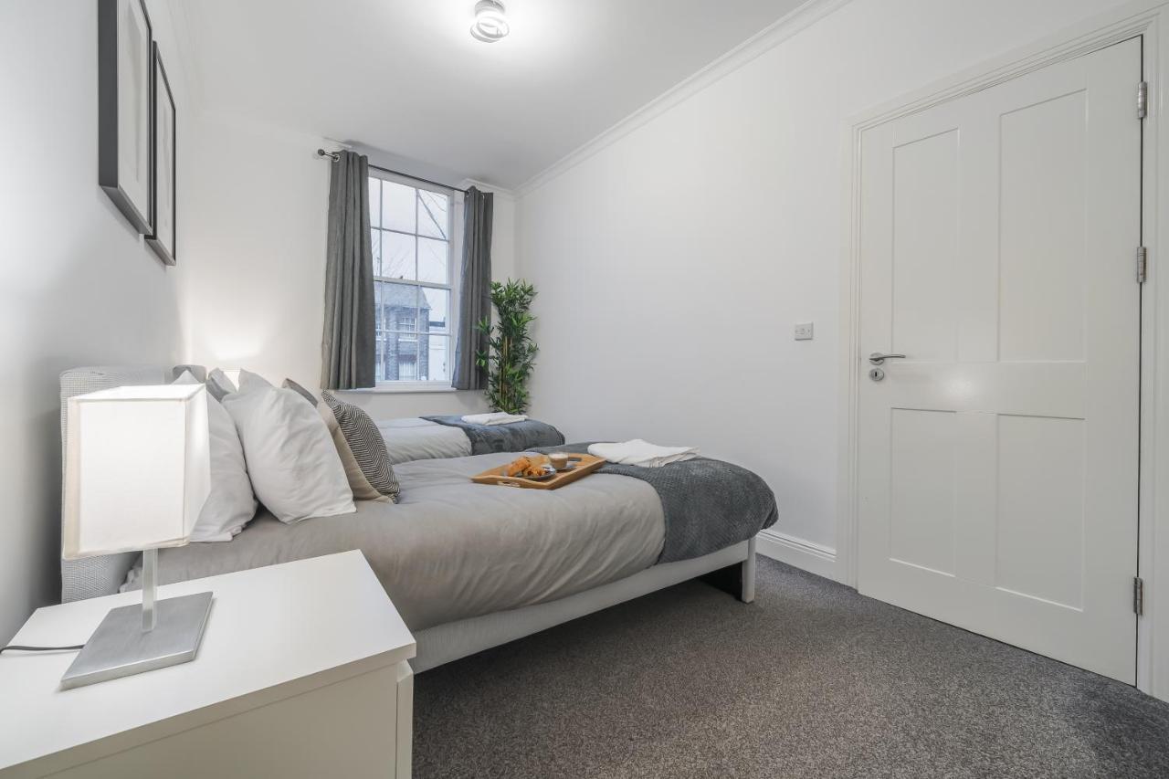 Modern, City Centre -2 Bedroom Apartments 독서 외부 사진