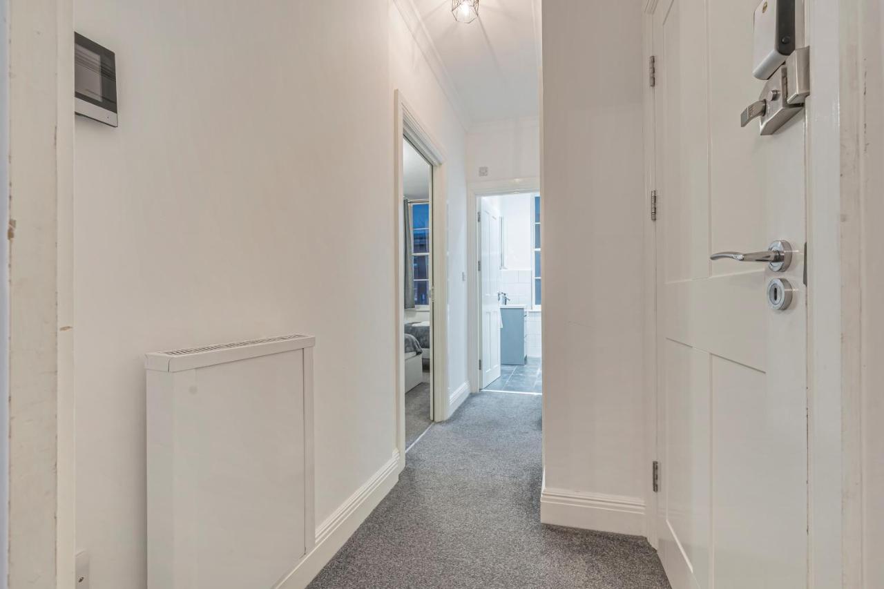 Modern, City Centre -2 Bedroom Apartments 독서 외부 사진