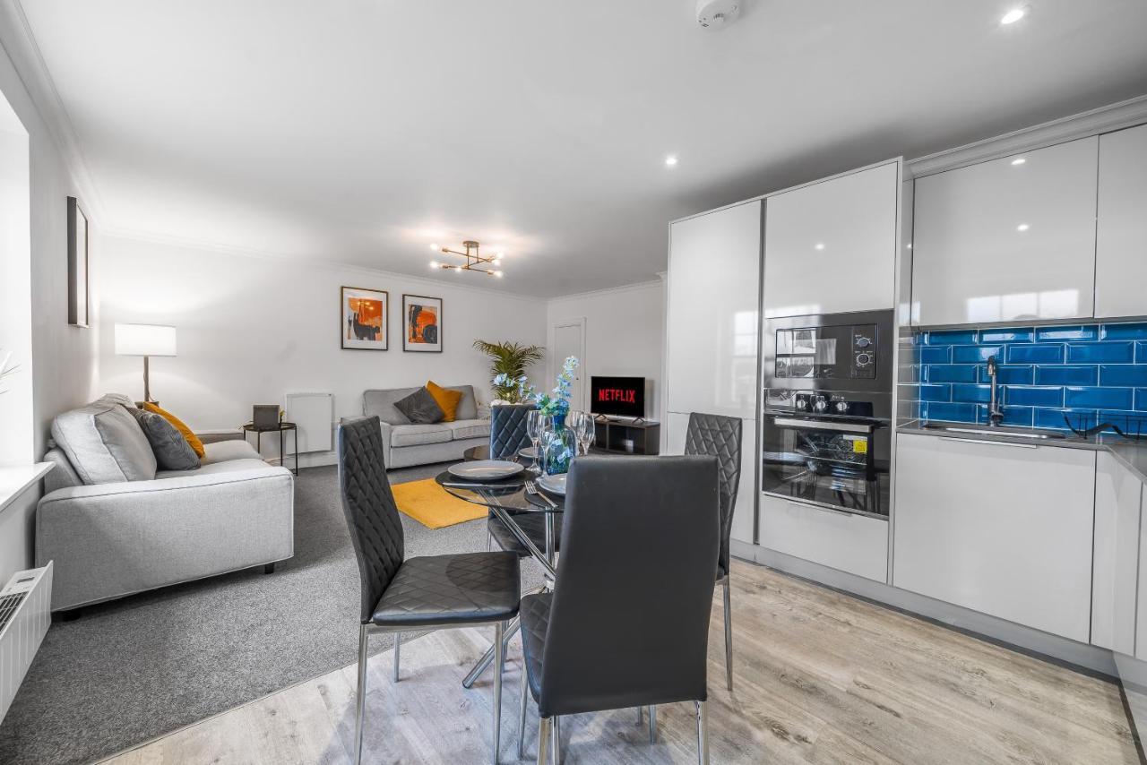Modern, City Centre -2 Bedroom Apartments 독서 외부 사진