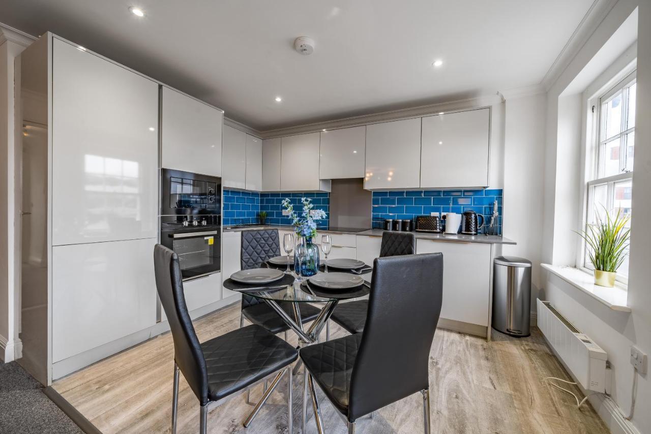 Modern, City Centre -2 Bedroom Apartments 독서 외부 사진