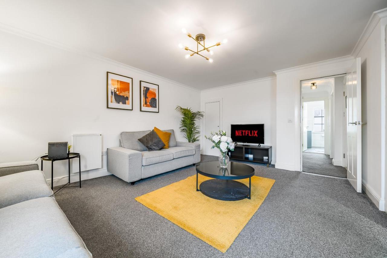 Modern, City Centre -2 Bedroom Apartments 독서 외부 사진