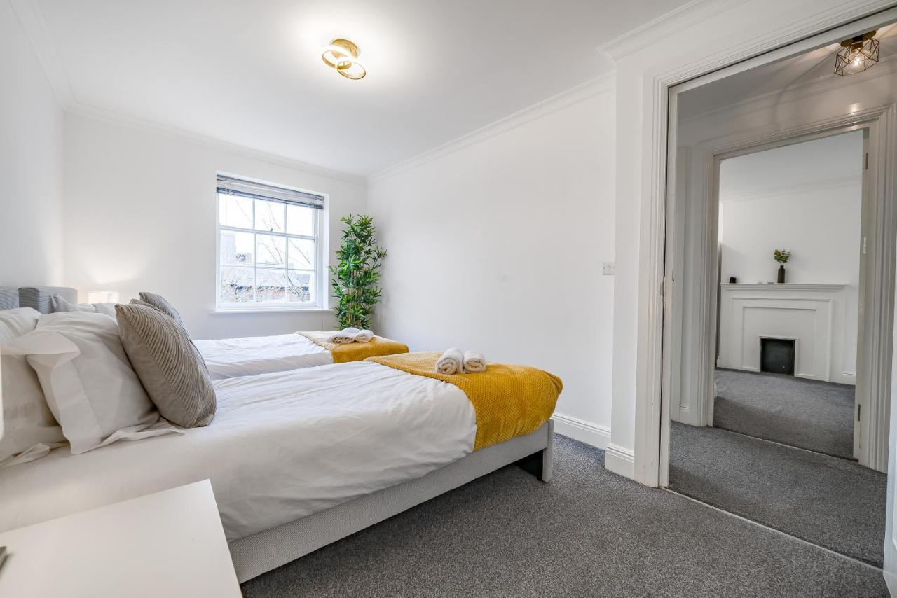 Modern, City Centre -2 Bedroom Apartments 독서 외부 사진